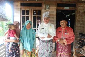 Putus Sekolah Tak Ada Biaya, Kadisdikbud Pelalawan Jemput Siswa SMP untuk Lanjutkan Pendidikan