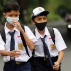 SMP kelas jauh Lalang Kabung Resmi jadi SMP negeri 8 Pelalawan, Kadisdikbud Pelalawan hantar Plt kepala sekolah. 